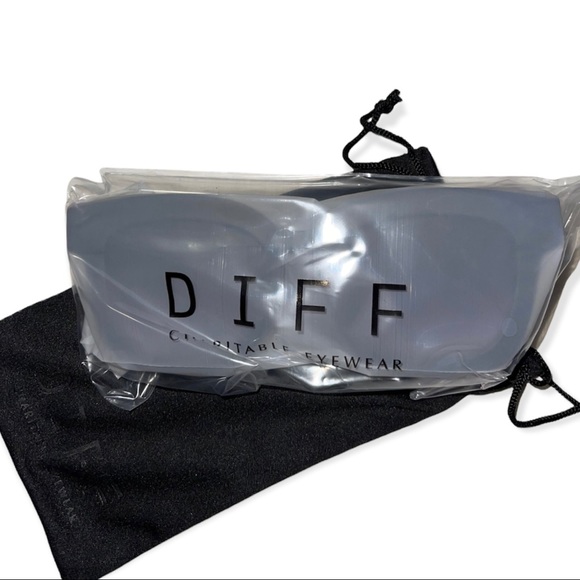 DIFF Makay Sunglasses Black Frames Grey Gradient Lenses Square Oversized - Picture 5 of 8